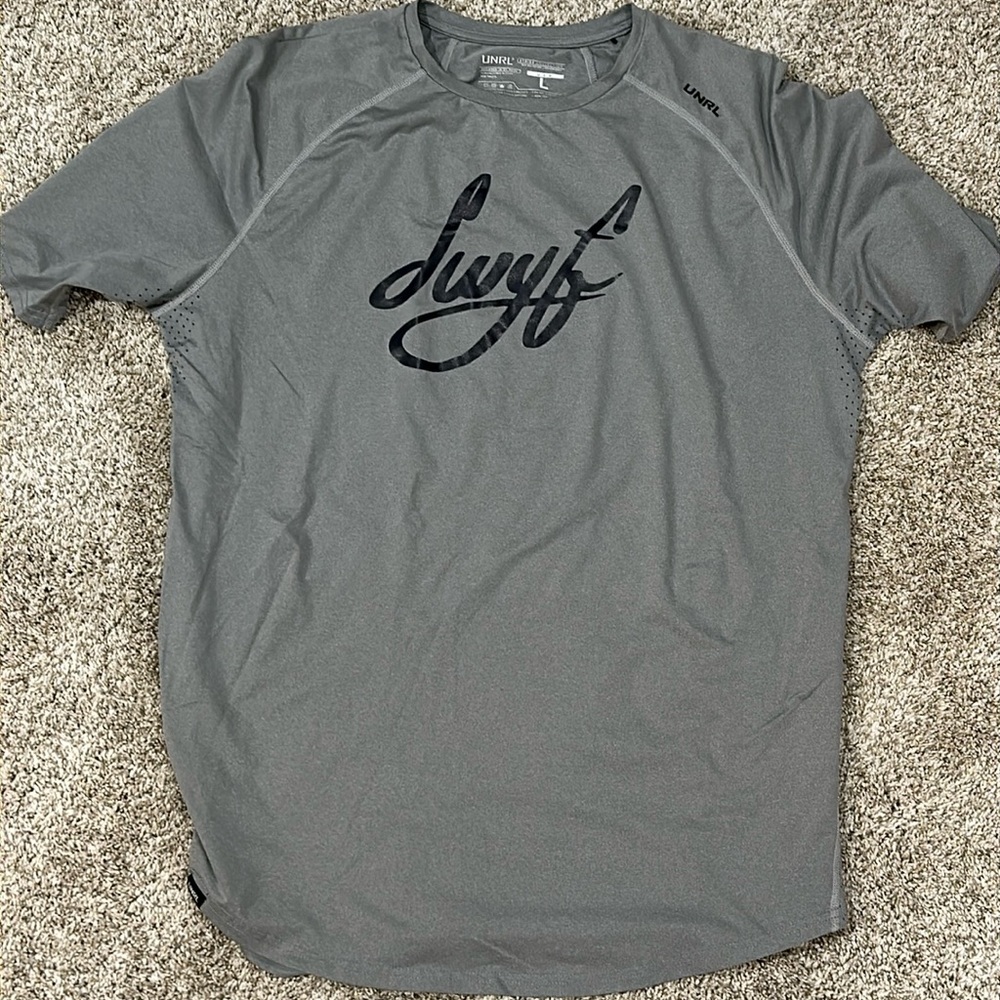 UNRL Stride SS Shirt, Size L, EUC